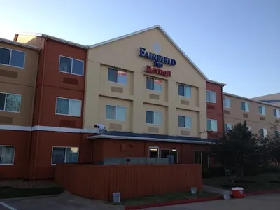 Commercial hotel with new exterior paint